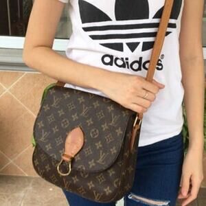 ⭐🔥AUTHENTIC🔥⭐ Louis Vuitton SAINT CLOUD GM Crossbody